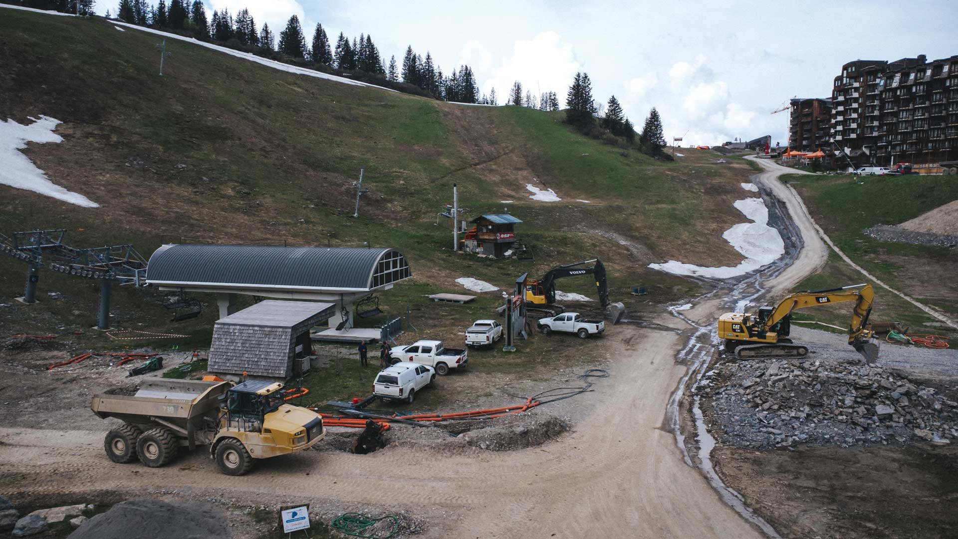 Travaux de construction en station de ski