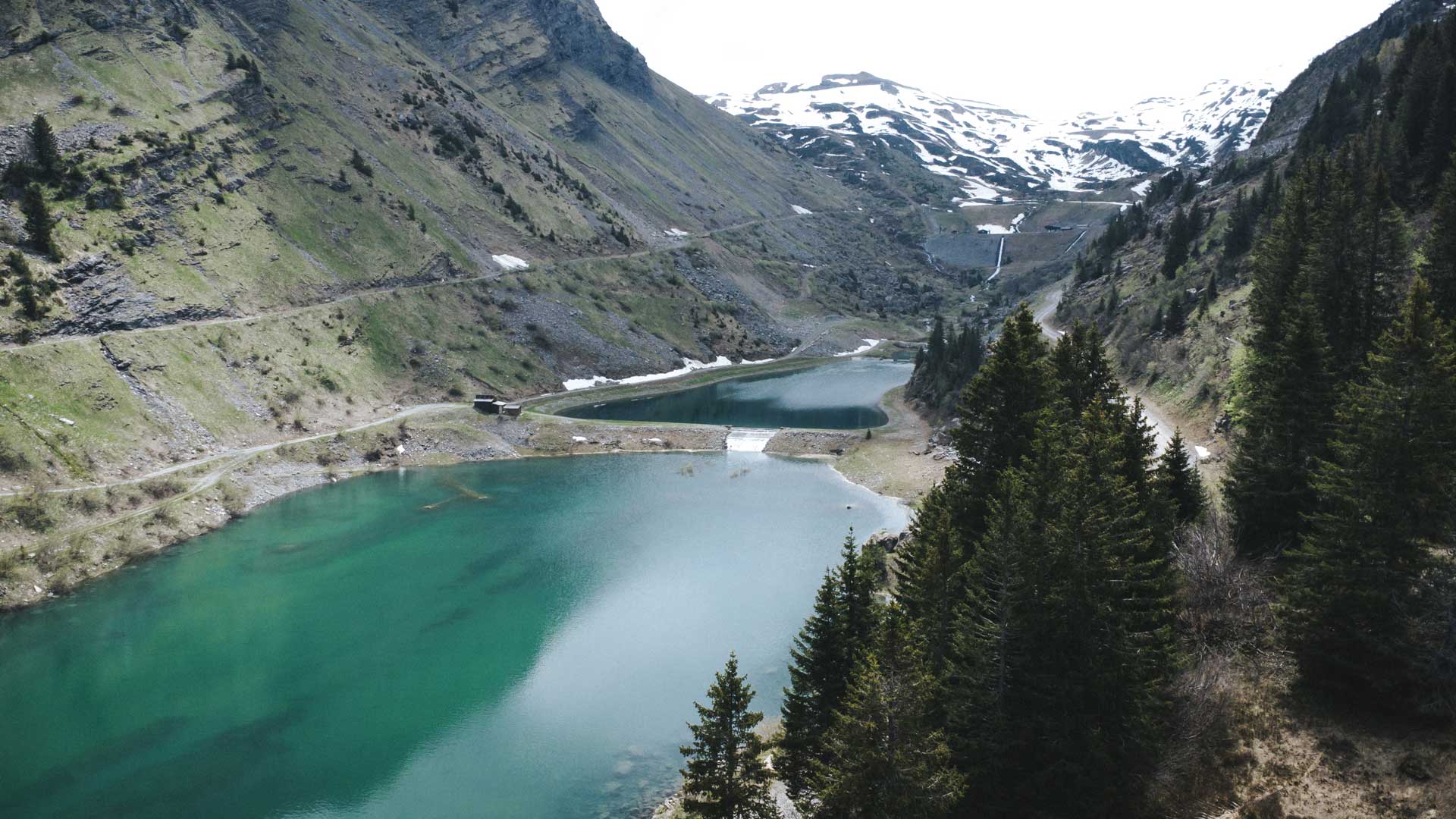 Vue d'un lac de montagne